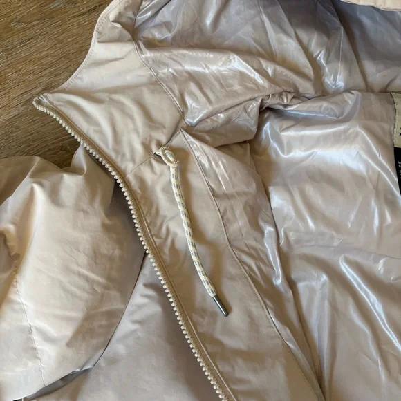 Vuori Mammoth Down Parka in Ecru - Picture 8 of 10